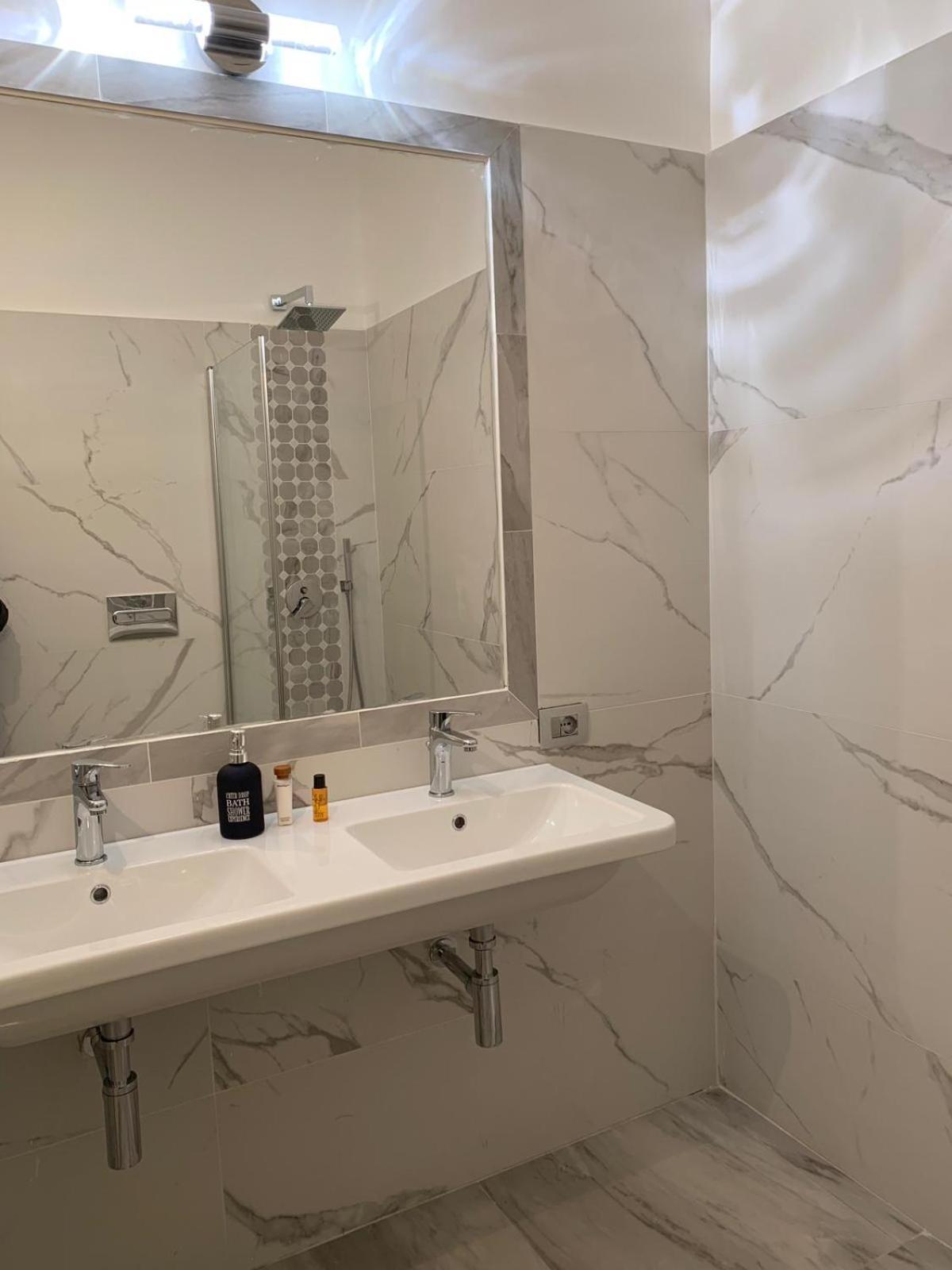P-Suite Plaza Roma Εξωτερικό φωτογραφία